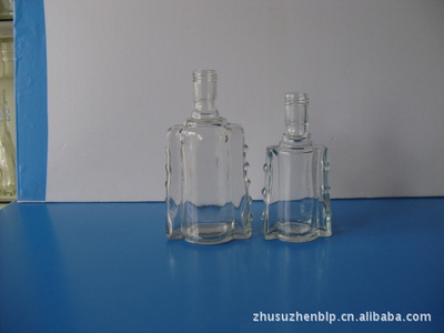 【廠家直銷蒙砂玻璃酒瓶,烤花玻璃酒瓶,噴涂玻璃酒瓶】價(jià)格,廠家,圖片,其他玻璃包裝容器,徐州華聯(lián)玻璃制品-